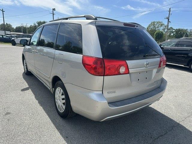 Toyota Sienna LE 7-Passenger 2006