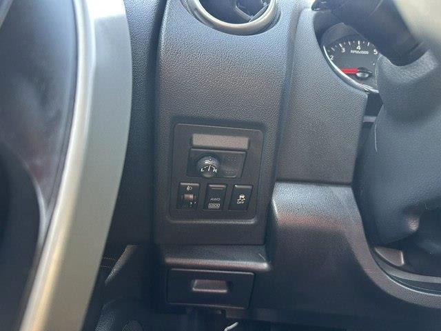 Nissan Rogue SV AWD 2011