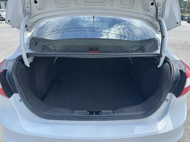 Ford Focus SE Sedan 2013