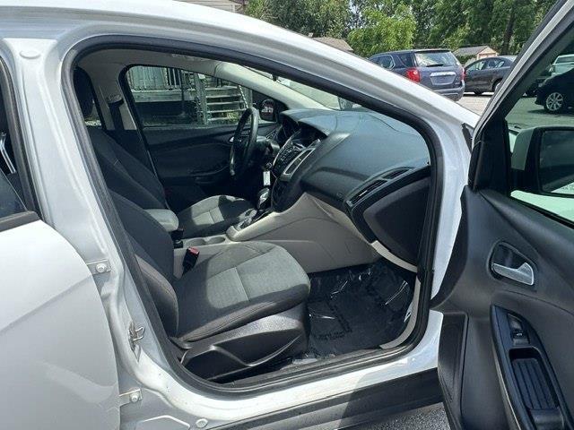 Ford Focus SE Sedan 2013