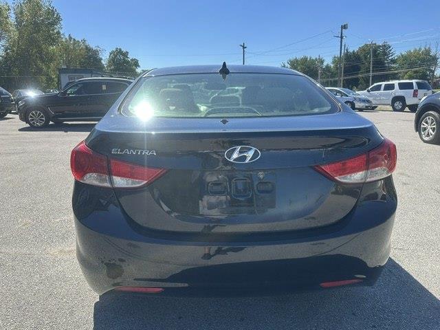 Hyundai Elantra GLS M/T 2013