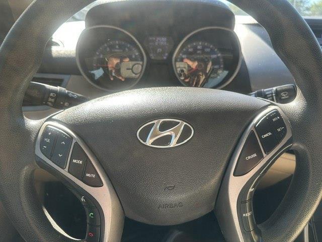 Hyundai Elantra GLS M/T 2013