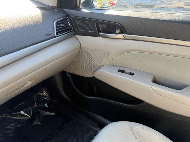 Hyundai Elantra Value Edition 6A 2017