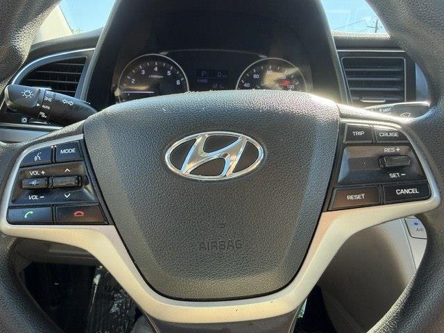Hyundai Elantra Value Edition 6A 2017