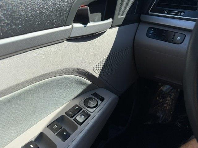 Hyundai Elantra Value Edition 6A 2017
