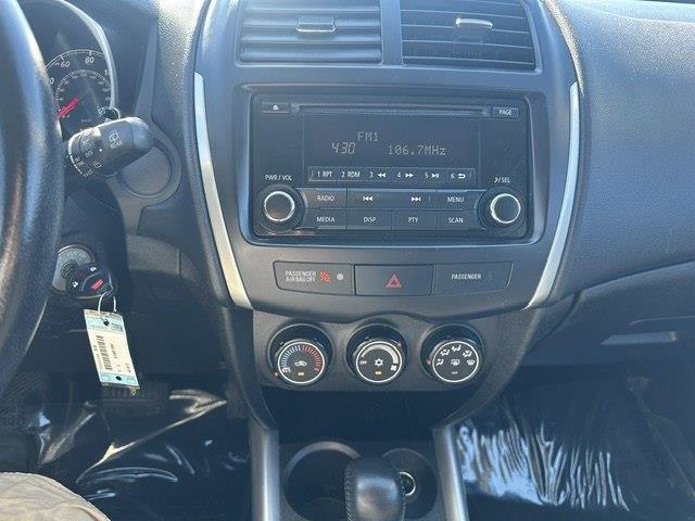 Mitsubishi Outlander Sport ES 2WD 2014