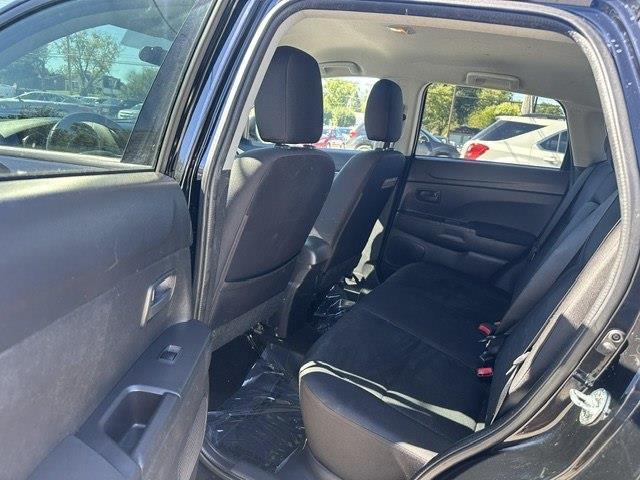 Mitsubishi Outlander Sport ES 2WD 2014