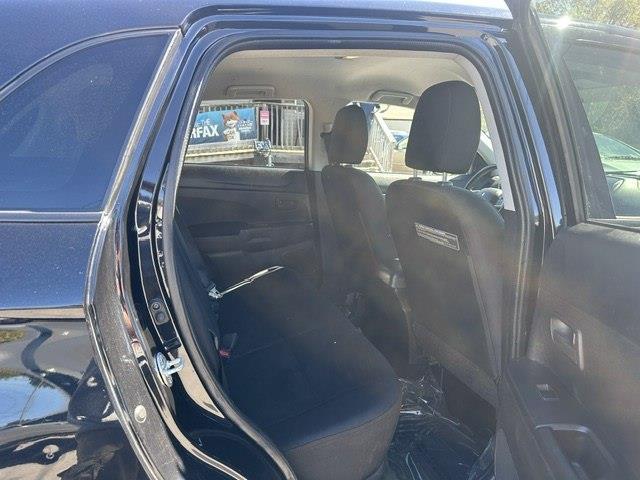 Mitsubishi Outlander Sport ES 2WD 2014