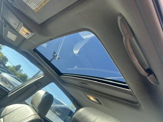 Toyota Avalon XLS 2004