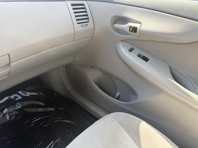 Toyota Corolla LE 4-Speed AT 2009