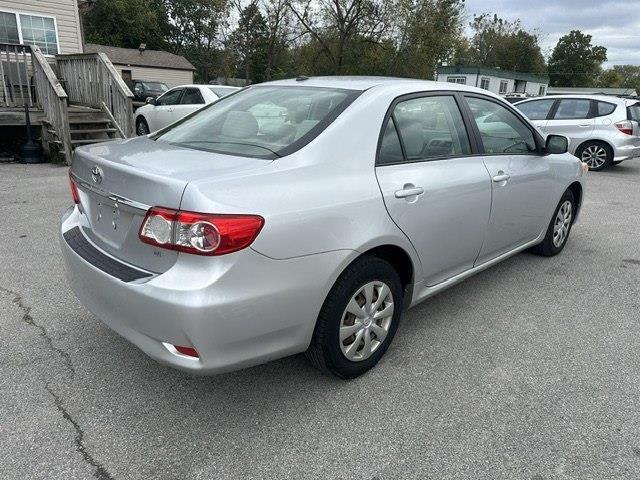 Toyota Corolla LE 4-Speed AT 2011