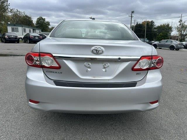 Toyota Corolla LE 4-Speed AT 2011