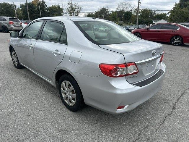 Toyota Corolla LE 4-Speed AT 2011