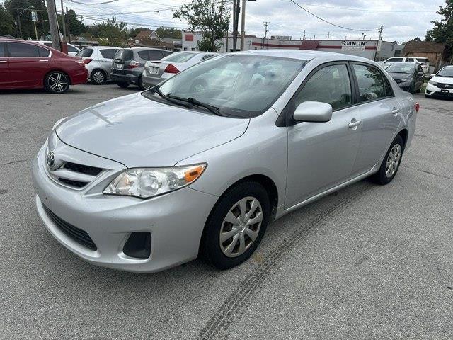 Toyota Corolla LE 4-Speed AT 2011