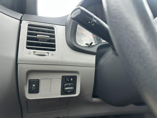 Toyota Corolla LE 4-Speed AT 2011