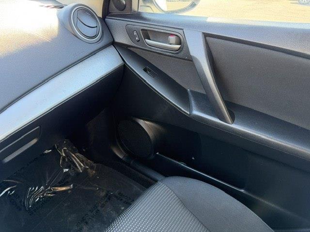 Mazda MAZDA3 i Touring 4-door 2012