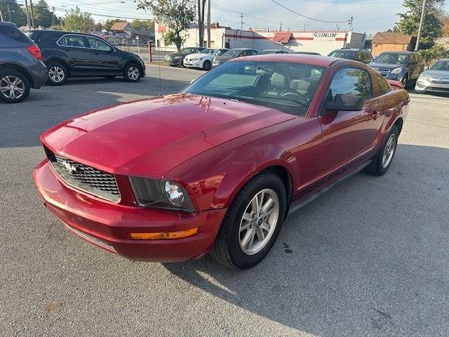 Ford Mustang V6 Deluxe Coupe 2005
