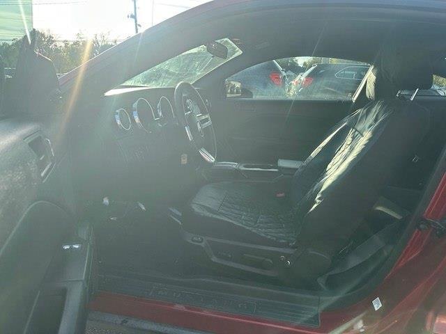 Ford Mustang V6 Deluxe Coupe 2005