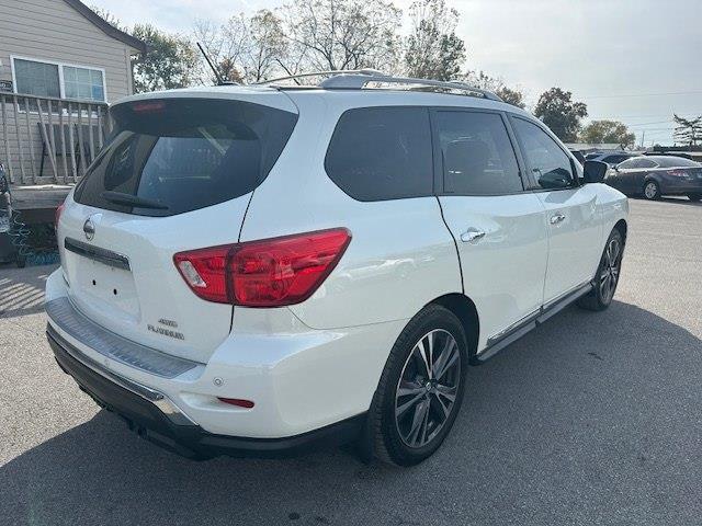 Nissan Pathfinder Platinum 4WD 2017
