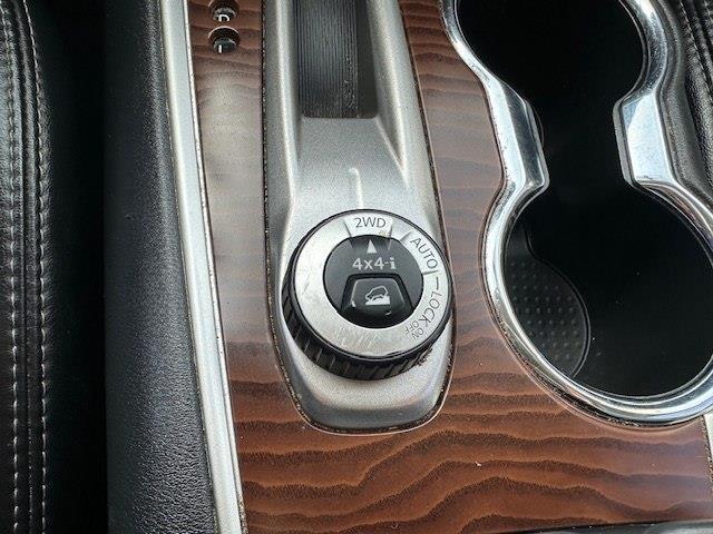 Nissan Pathfinder Platinum 4WD 2017