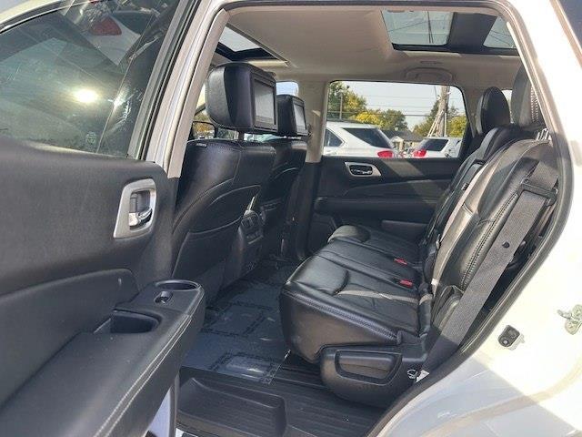 Nissan Pathfinder Platinum 4WD 2017