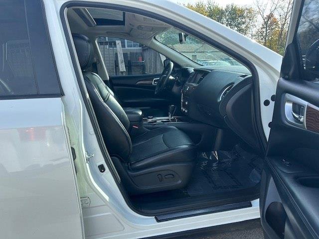 Nissan Pathfinder Platinum 4WD 2017
