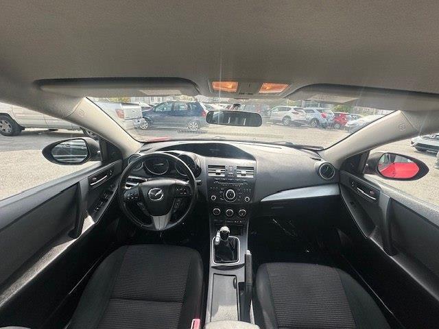 Mazda MAZDA3 i Touring AT 4-Door 2013