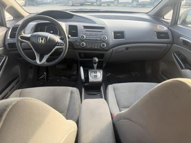 Honda Civic LX Sedan 5-Speed AT 2010