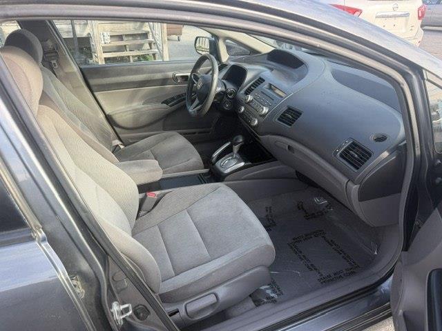 Honda Civic LX Sedan 5-Speed AT 2010