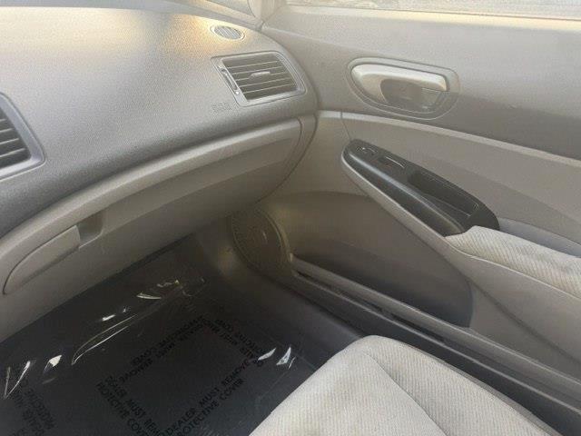 Honda Civic LX Sedan 5-Speed AT 2010