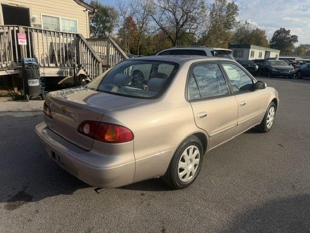 Toyota Corolla LE 2001