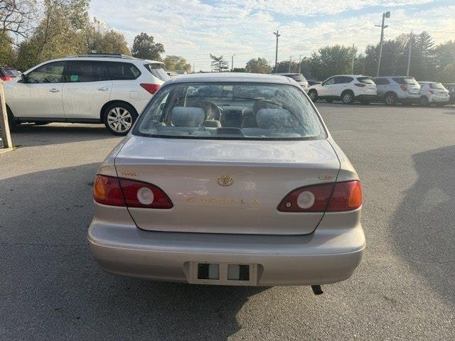 Toyota Corolla LE 2001