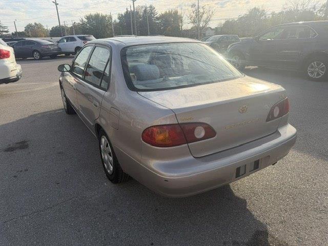 Toyota Corolla LE 2001