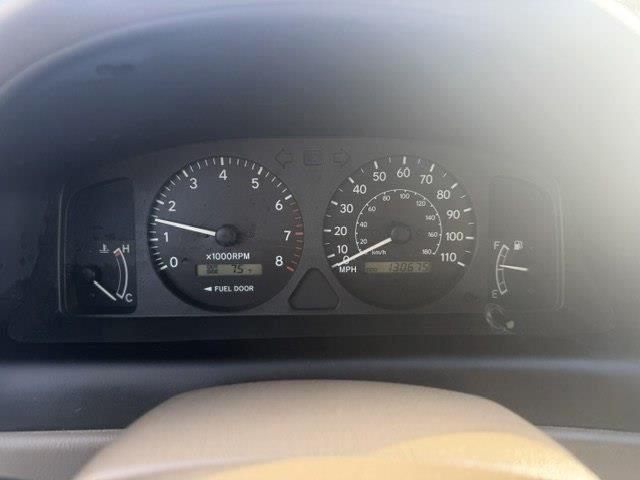 Toyota Corolla LE 2001