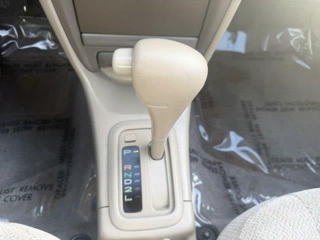 Toyota Corolla LE 2001
