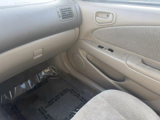 Toyota Corolla LE 2001