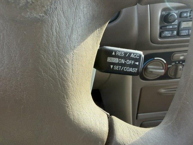 Toyota Corolla LE 2001