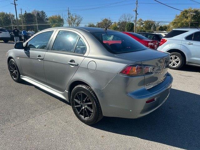 Mitsubishi Lancer ES 2014