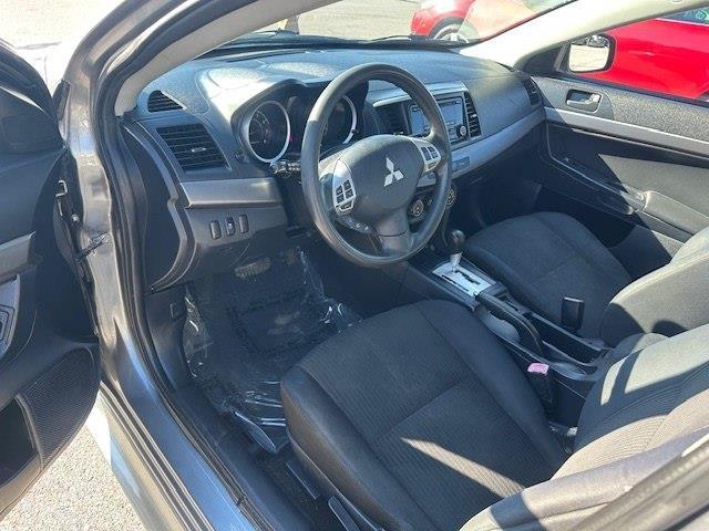Mitsubishi Lancer ES 2014