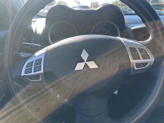 Mitsubishi Lancer ES 2014