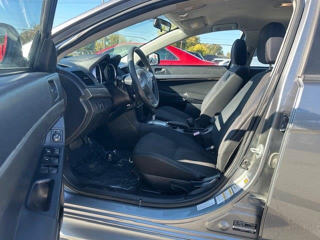 Mitsubishi Lancer ES 2014