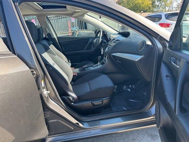 Mazda MAZDA3 i Touring 4-door 2010