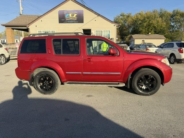 Nissan Pathfinder Silver Edition 4WD 2011