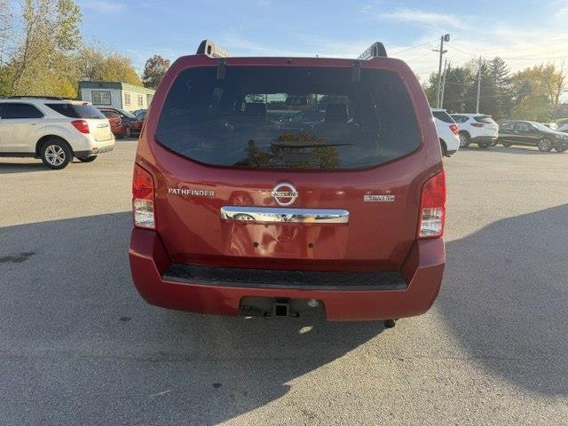 Nissan Pathfinder Silver Edition 4WD 2011