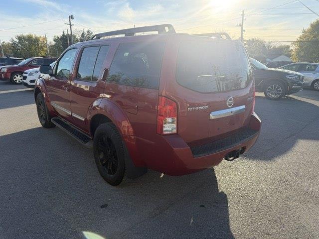 Nissan Pathfinder Silver Edition 4WD 2011
