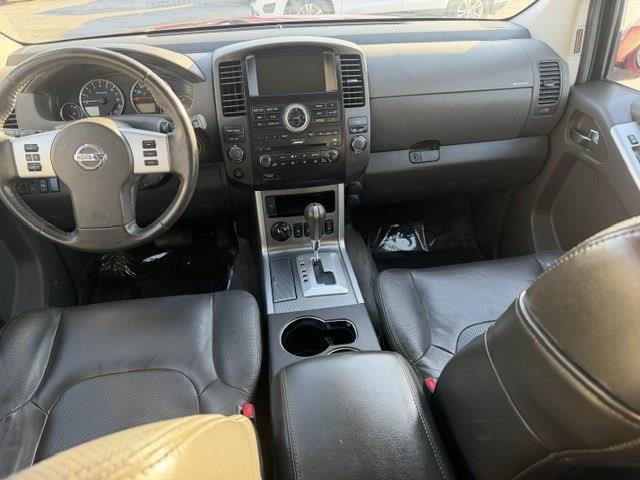 Nissan Pathfinder Silver Edition 4WD 2011