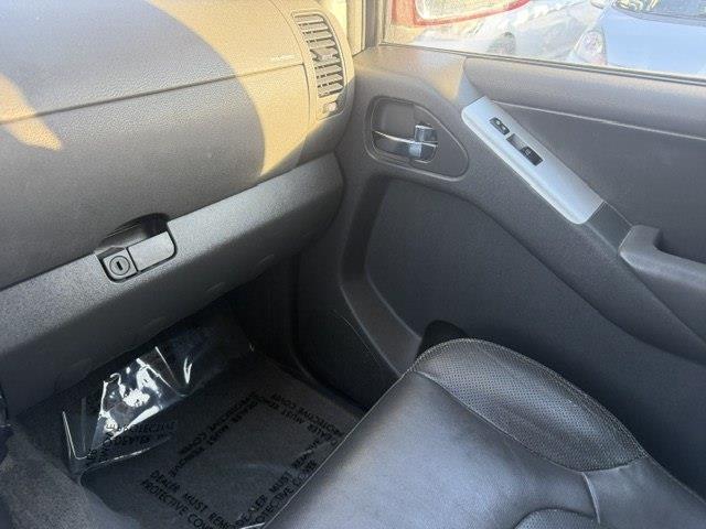 Nissan Pathfinder Silver Edition 4WD 2011