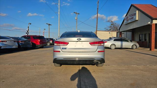 Kia Optima  2019