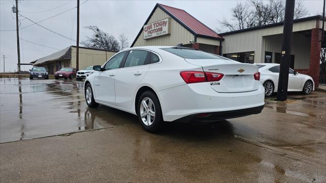 Chevrolet Malibu  2022