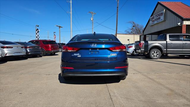 Hyundai Elantra  2017